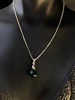 VOG YEŞİL DAMLA TAŞLI KOLYE VE KÜPE BEYAZ RENK GÜMÜŞ SET