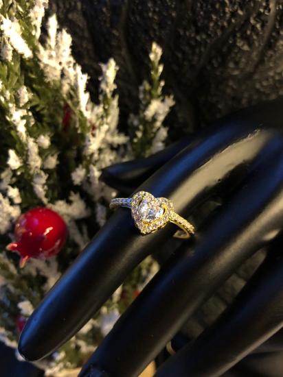 Vog Swarovski Taşlı Beyaz Renkli Kalpli 925 Ayar Gümüş Sevgiliye,Anneye,Arkadaşa Hediye Yüzük