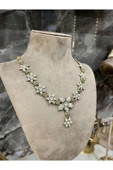 Elmas Montür Yasemim Çiçeği Tasarım Prinç Meteryal • Sevgiliye • Eşe • Anneye • Gerdanlık Kolye