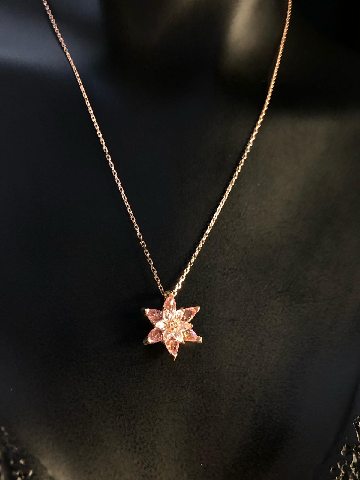  Vog Pembe Taşlı Lotus Çiçeği 925 Ayar Gümüş Sevgiliye,Eşe,Anneye,Arkadaşa Hediye Kolye