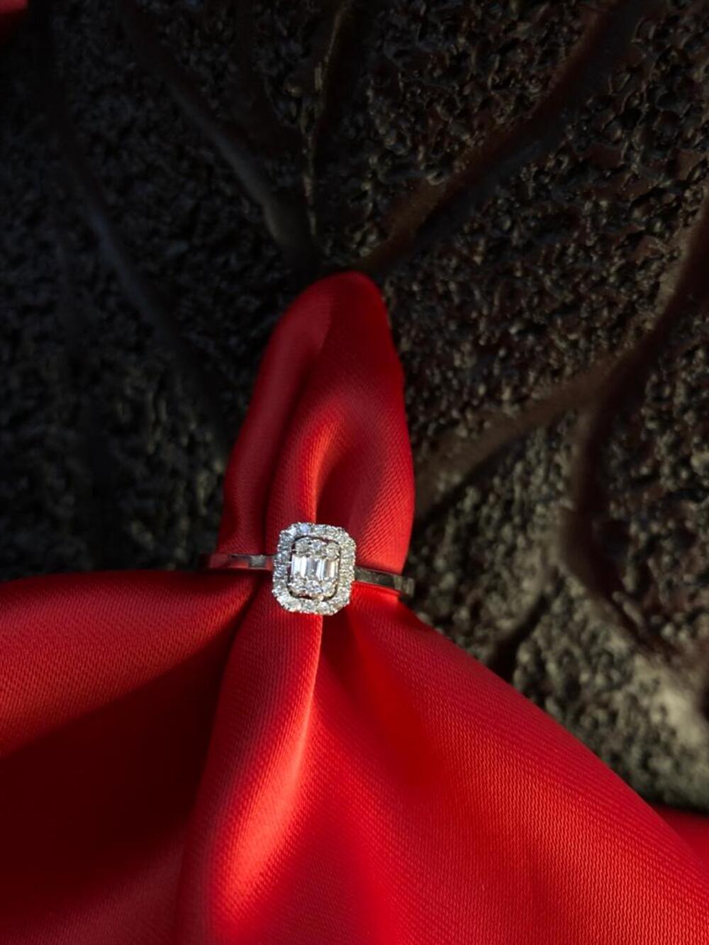 Vog D1:0.04 ct GS1 D2:0.13 ct GS1 Pırlanta Baget Model 14 Ayar Altın Şık Tasarım Beyaz Renk Yüzük