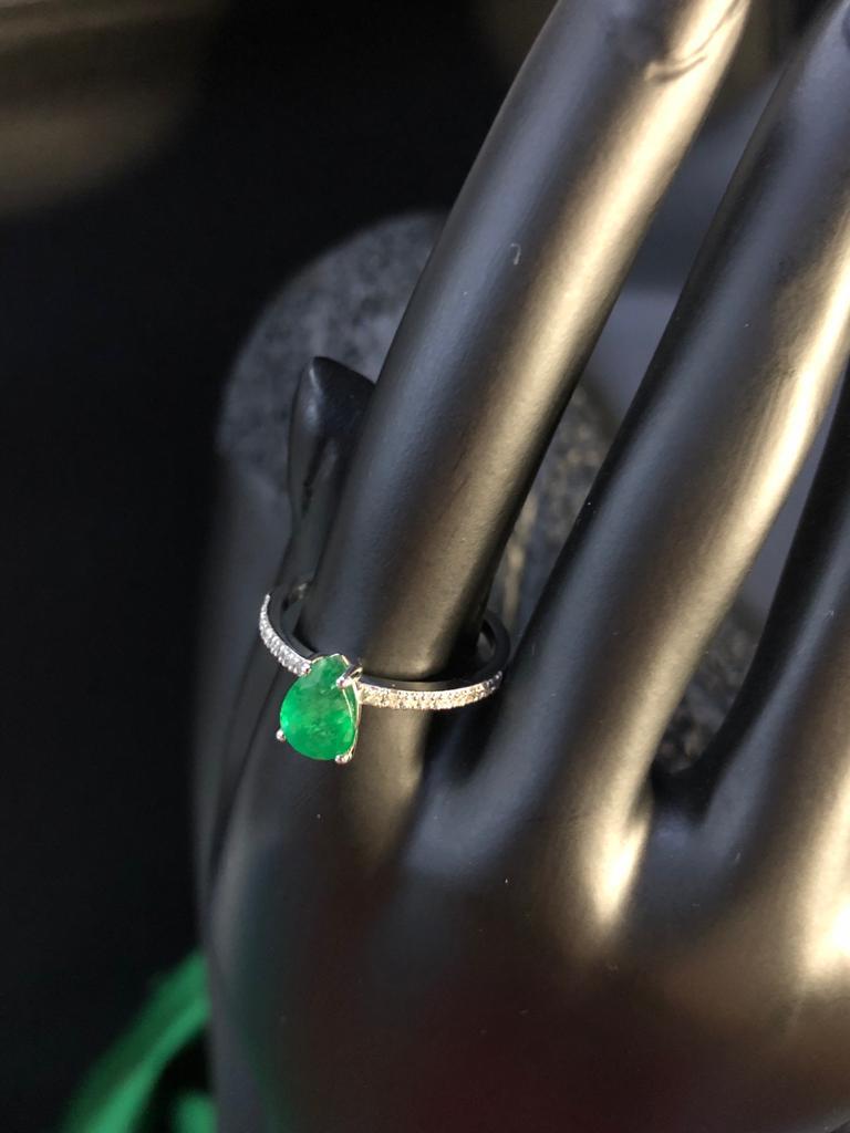 Vog D1:0.08 ct GS1 D2:0.86 Zümrüt Pırlanta  Model 14 Ayar Altın Şık Beyaz Renk Yüzük