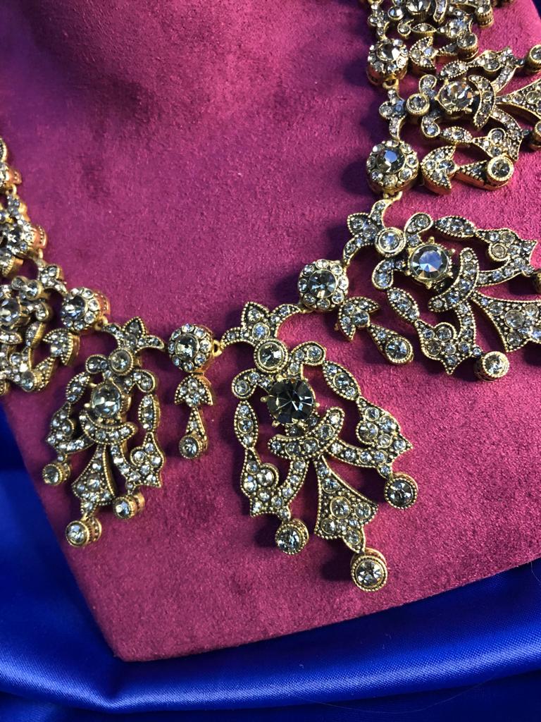 Elmas Tasarım Şık Model Prinç Meteryalli 1• Sevgiliye • Eşe • Anneye • Gerdanlık Choker