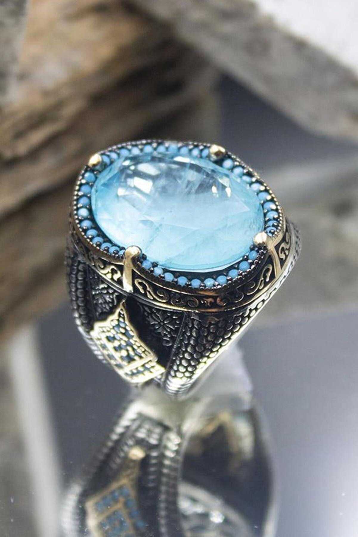 Erkek Gümüş Yüzük - Açık Mavi Paraiba Taşlı Ve Firuze Süslemeli Yanları Işlemeli Oval Yüzük