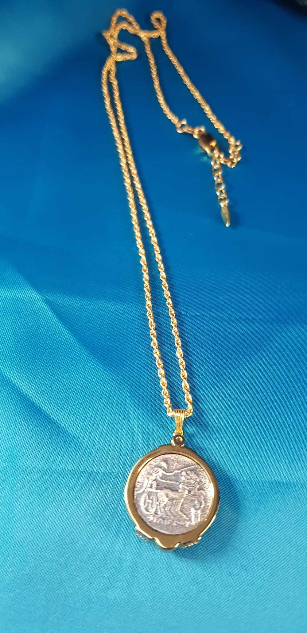 Vog Antik Vintage Roma Sikke Taşlı Çift Yönlü Madalyon Halat Zincirli 925 Ayar Sarı Renk Kolye 