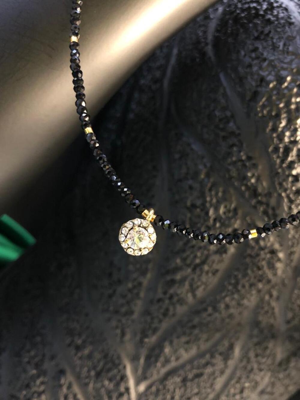 Vog Bujiteri Siyah Kristal Taşlı El Işi Kolye (choker)
