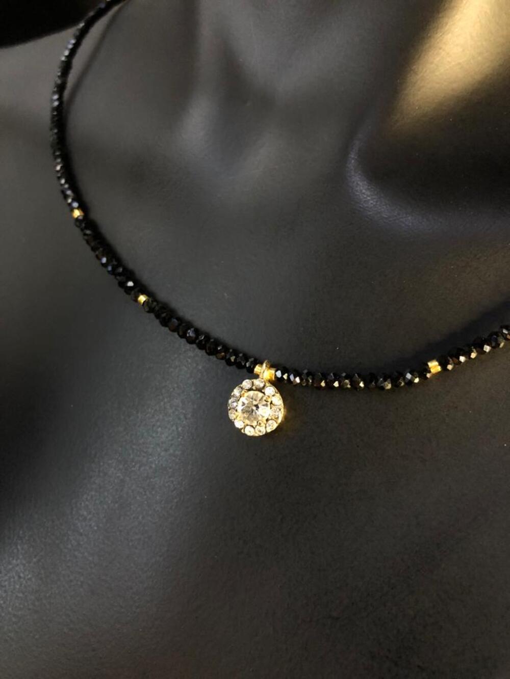 Vog Bujiteri Siyah Kristal Taşlı El Işi Kolye (choker)