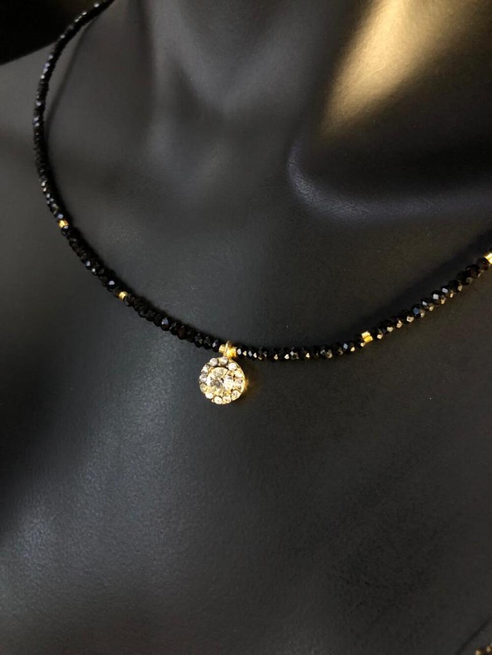 Vog Bujiteri Siyah Kristal Taşlı El Işi Kolye (choker)