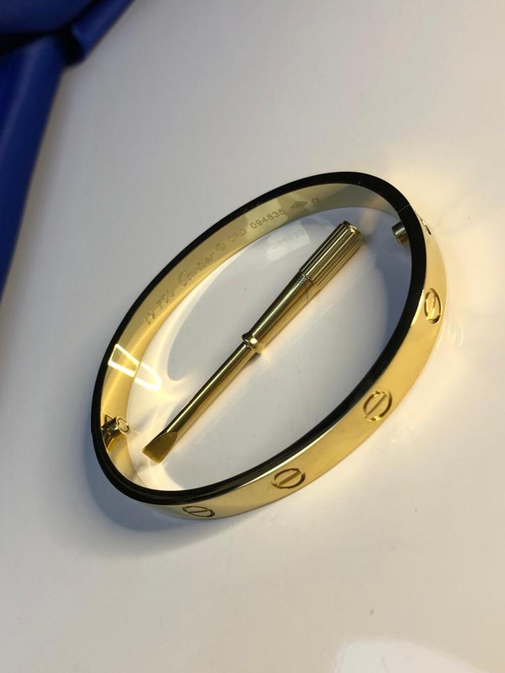 Vog Unisex Bay V Bayan Sarı Renk Cartier Vidalı Çelik Kelepçe Bileklik