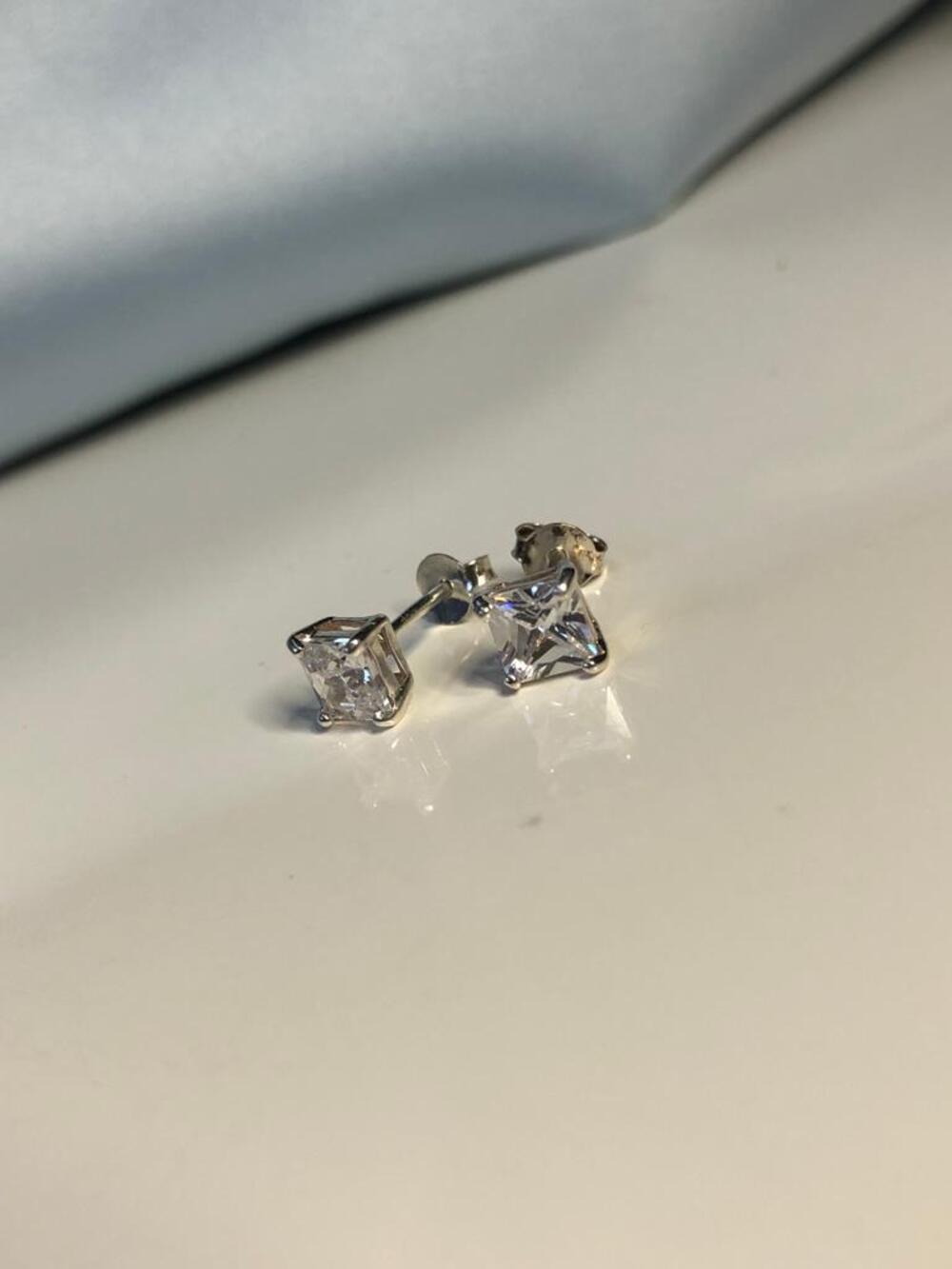 Vog Çivi Model Prenses Kesim Kare Zirconia Küpe 5mm  925 Ayar Beyaz Renk Küpe Sarı,Roze Seçeneği