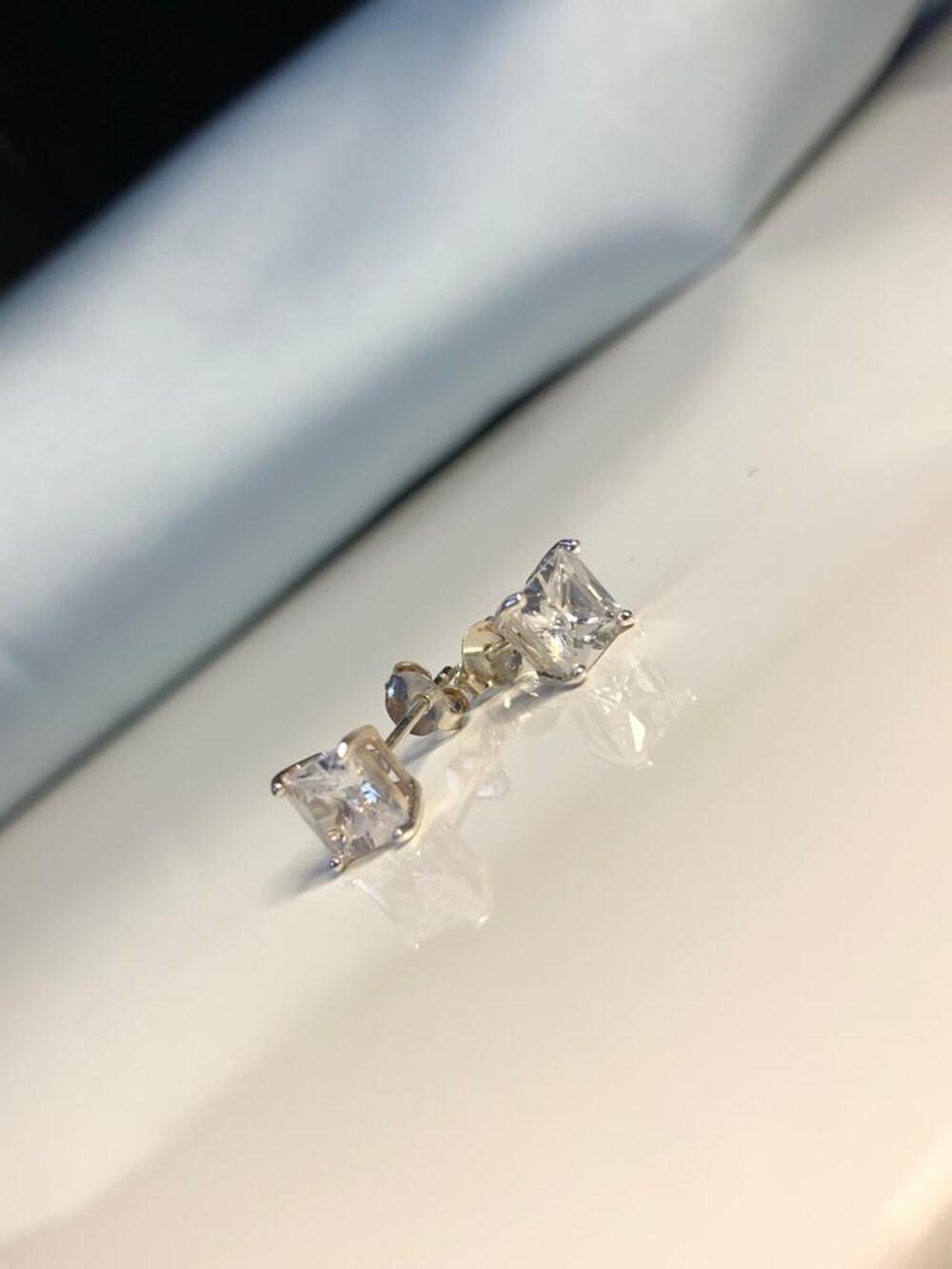 Çivi Model Prenses Kesim Kare Zirconia Küpe 6mm  925 Ayar Beyaz Renk Küpe Sarı,Roze Seçeneği