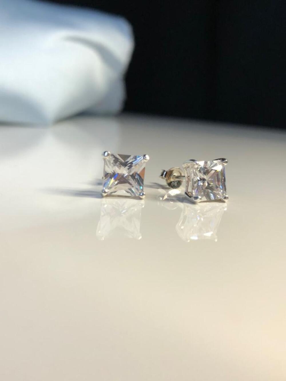 Vog Çivi Model Prenses Kesim Kare Zirconia Küpe 7mm  925 Ayar Beyaz Renk Küpe Sarı,Roze Seçeneği