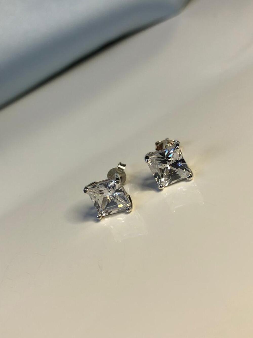 Vog Çivi Model Prenses Kesim Kare Zirconia Küpe 7mm  925 Ayar Beyaz Renk Küpe Sarı,Roze Seçeneği