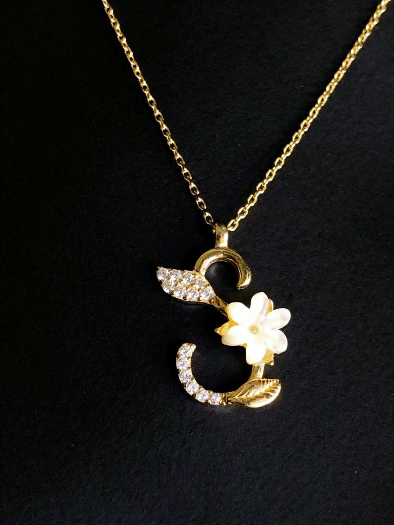 VOG FLEURS SERİSİ S HARF SARI RENK GÜMÜŞ KOLYE 