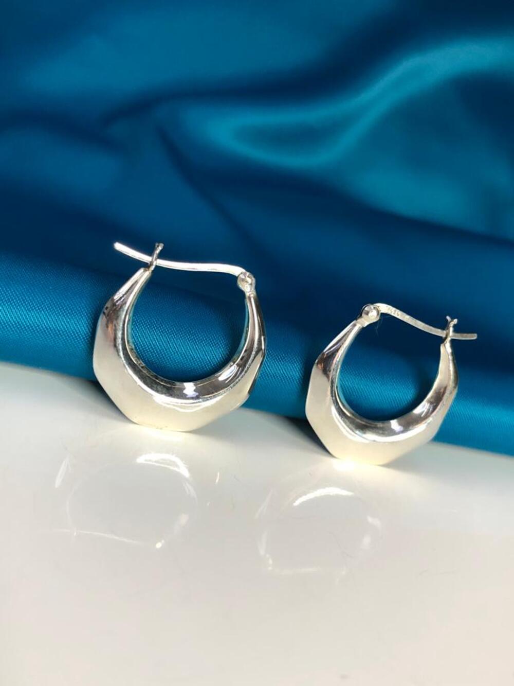 VOG İTALYAN TASARIM OVAL KÜPE 925 AYAR GÜMÜŞ BEYAZ RENK KÜPE YEŞİL,ROZE RENK SEÇENEĞİ