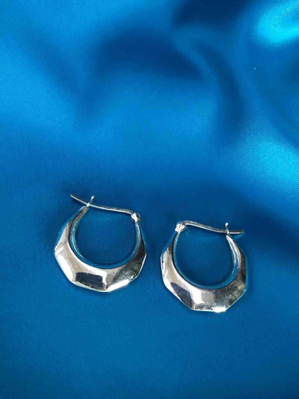 VOG İTALYAN TASARIM OVAL KÜPE 925 AYAR GÜMÜŞ BEYAZ RENK KÜPE YEŞİL,ROZE RENK SEÇENEĞİ