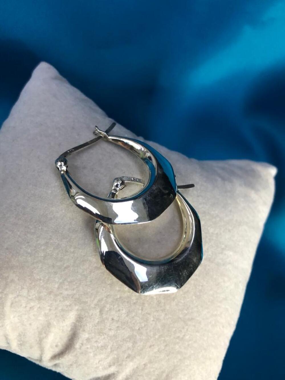 VOG İTALYAN TASARIM OVAL KÜPE 925 AYAR GÜMÜŞ BEYAZ RENK KÜPE YEŞİL,ROZE RENK SEÇENEĞİ