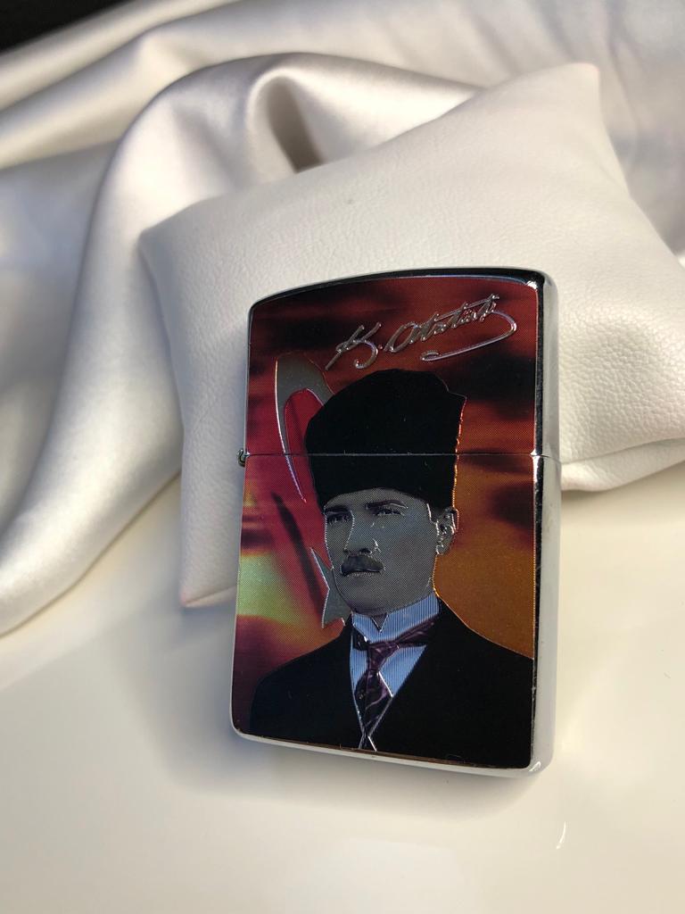 VOG K.ATATÜRK RESİMLİ İMZALİ ZİPPO MODELİ ÇAKMAK