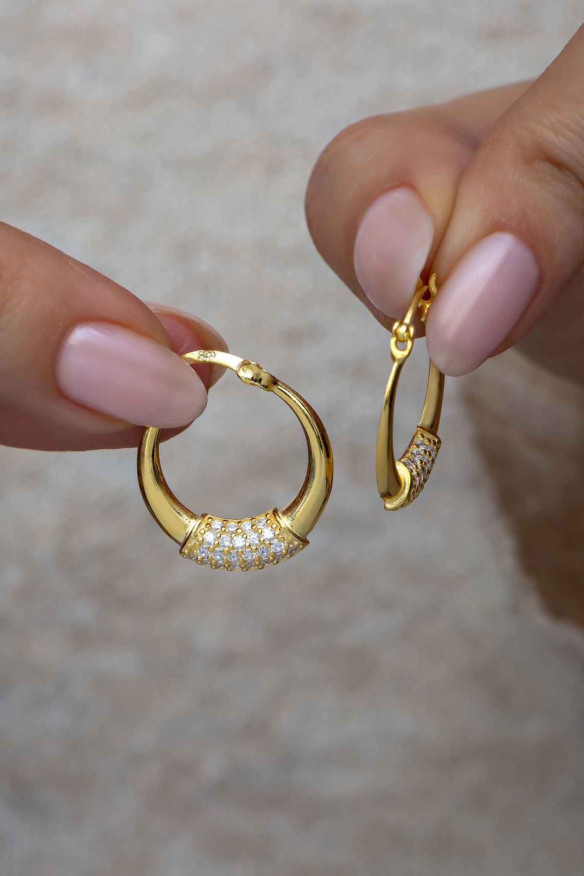 Vog Kadın 925 Ayar Gümüş Gold 15 Mm Zirkon Taşlı Halka Yeşil Renk Küpe