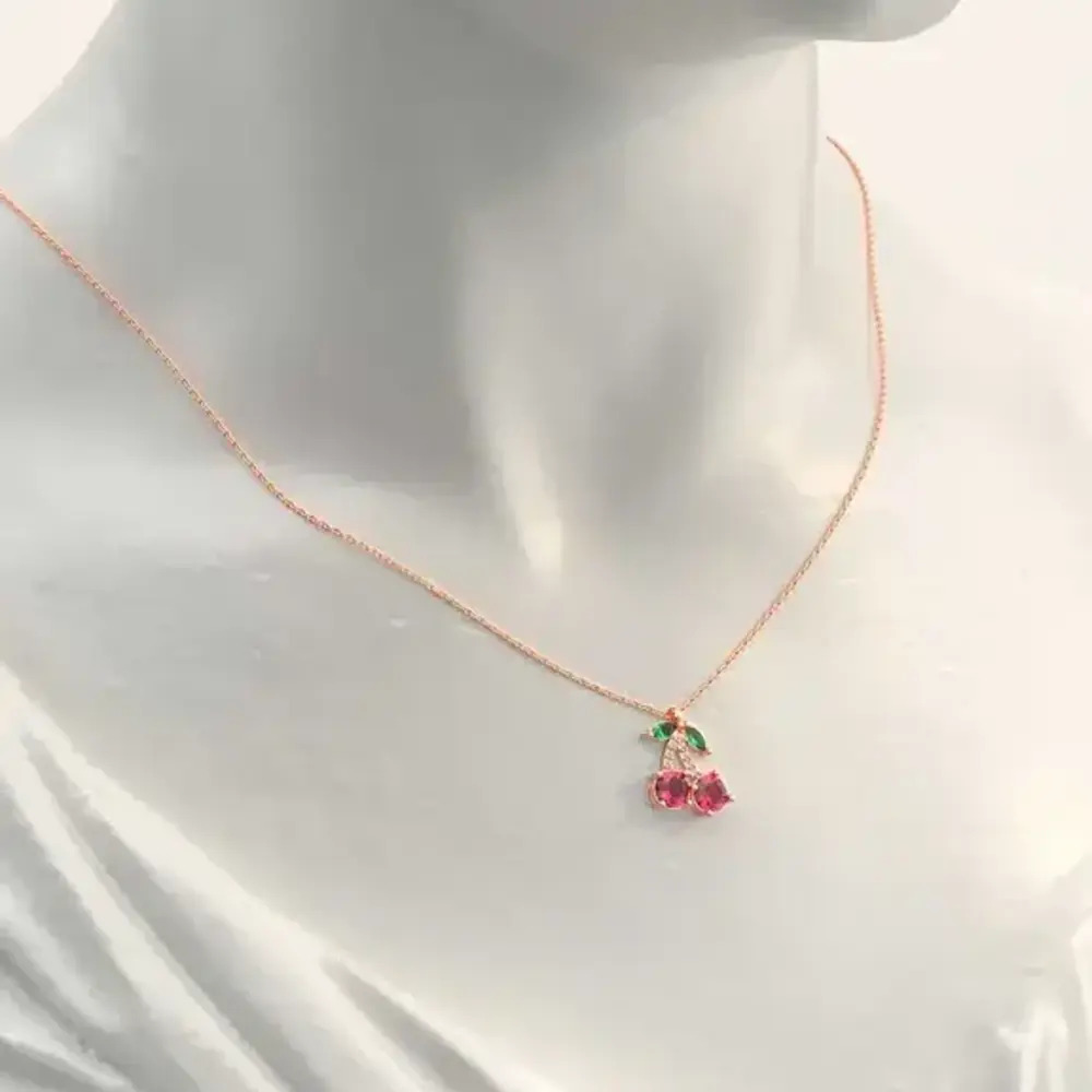Vog Kadın Taşlı Kiraz 925 Ayar Gümüş Roze Renk Kolye