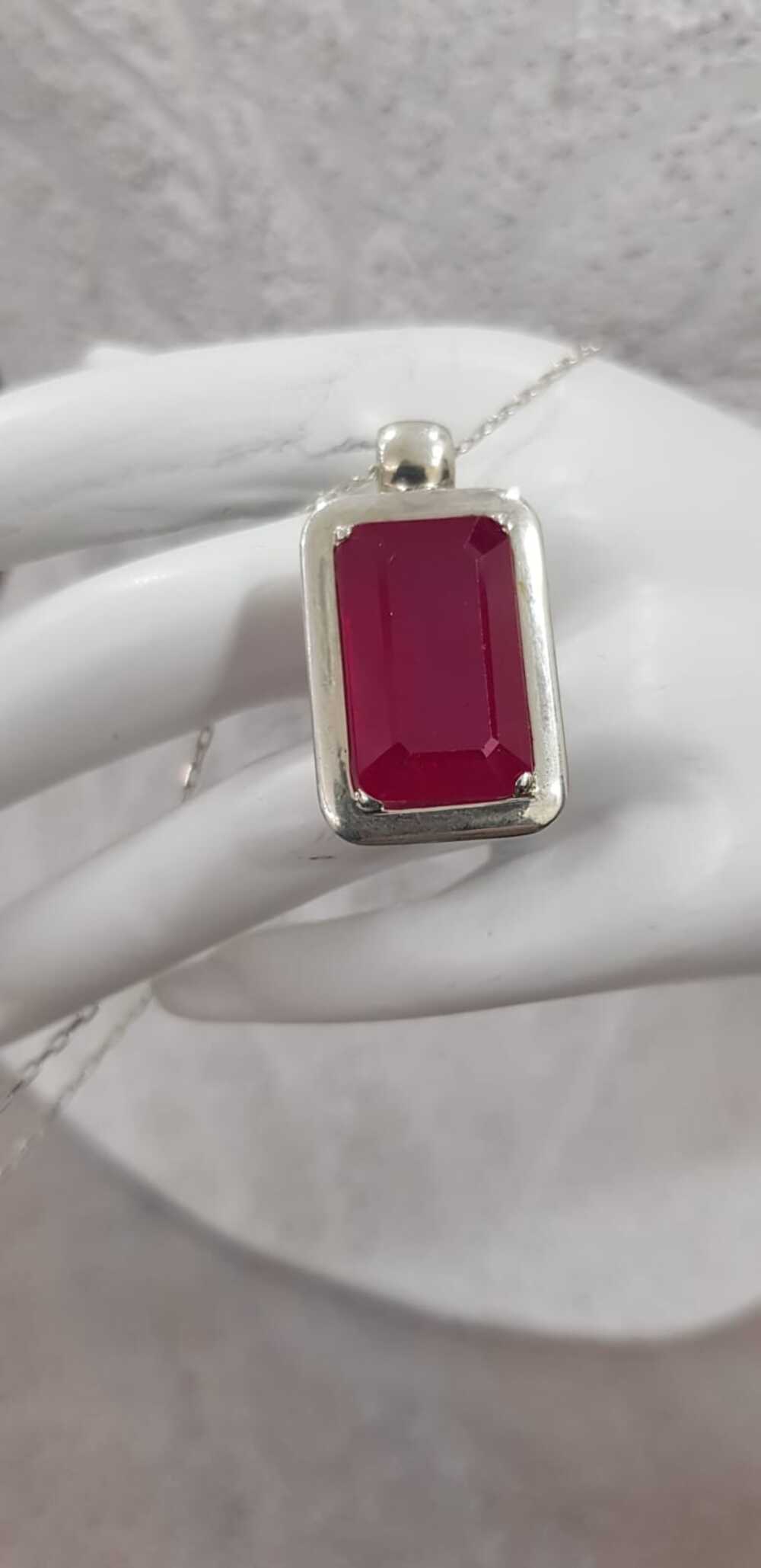 VOG KÖK YAKUT TAŞLI BEYAZ RENK  925 AYAR GÜMÜŞ KOLYE SARI,ROZE RENK SEÇENEĞİ