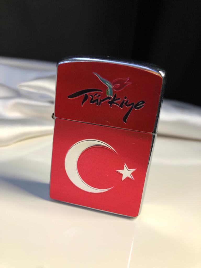 VOG KİŞİYE ÖZEL TÜRKİYE YAZILI ZİPPO MODELİ ÇAKMAK SEVGİLİLER GÜNÜ ÖZEL GÜN YILBAŞI HEDİYESİ ÇAKMAK