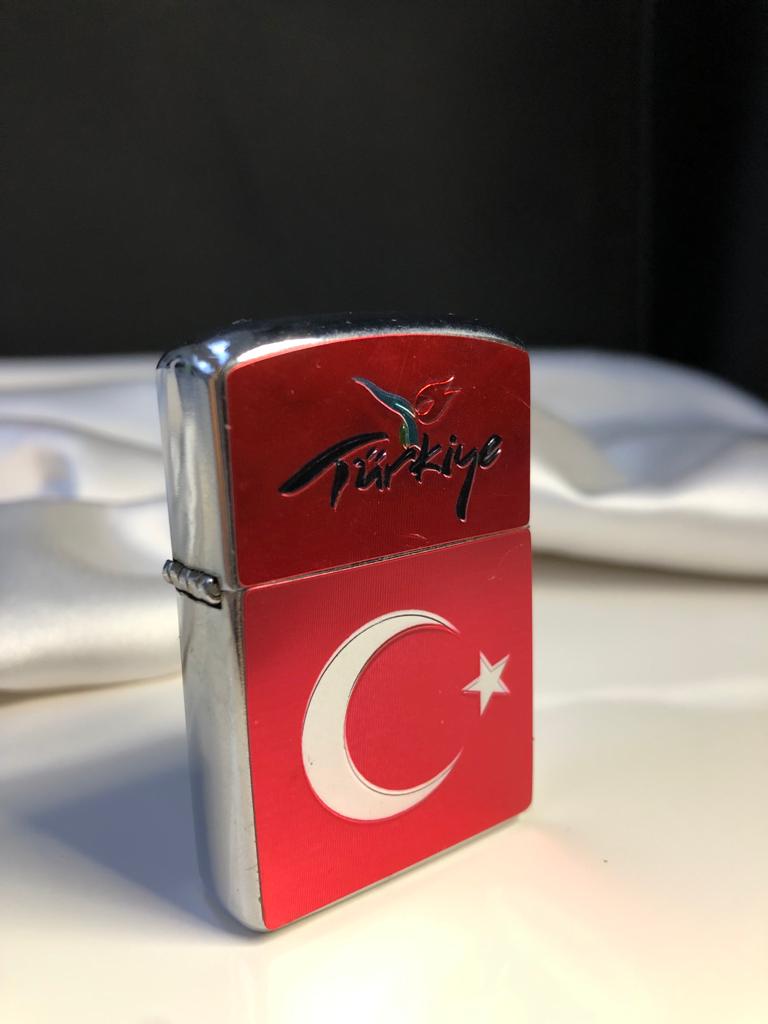 VOG KİŞİYE ÖZEL TÜRKİYE YAZILI ZİPPO MODELİ ÇAKMAK SEVGİLİLER GÜNÜ ÖZEL GÜN YILBAŞI HEDİYESİ ÇAKMAK