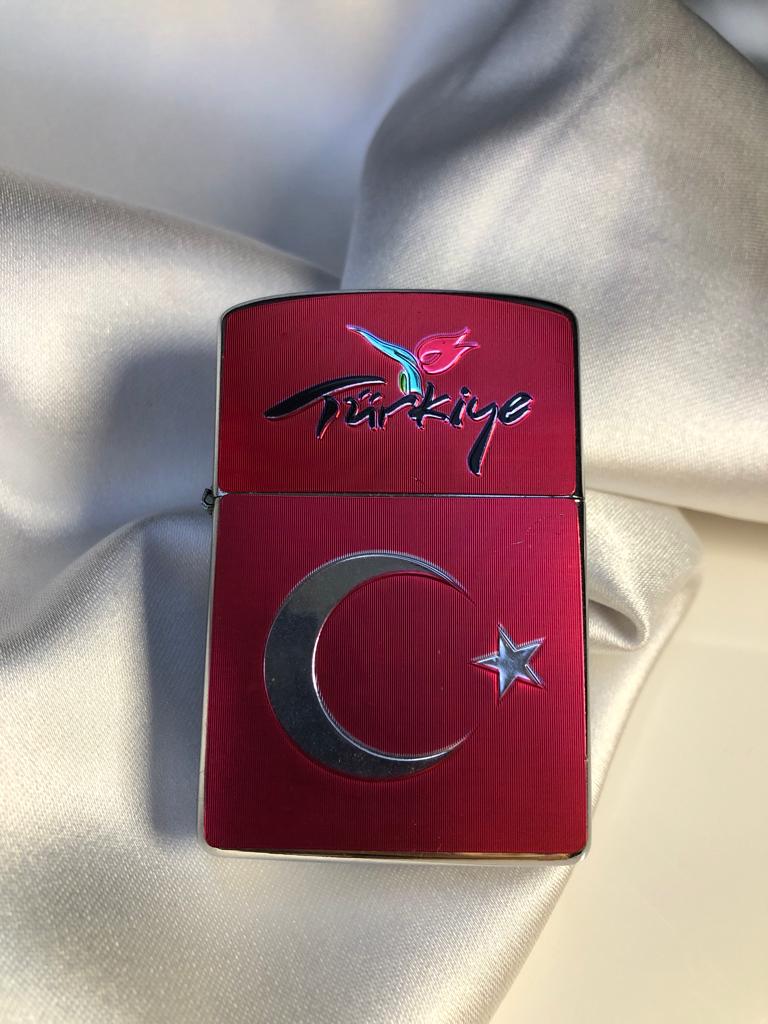 VOG KİŞİYE ÖZEL TÜRKİYE YAZILI ZİPPO MODELİ ÇAKMAK SEVGİLİLER GÜNÜ ÖZEL GÜN YILBAŞI HEDİYESİ ÇAKMAK