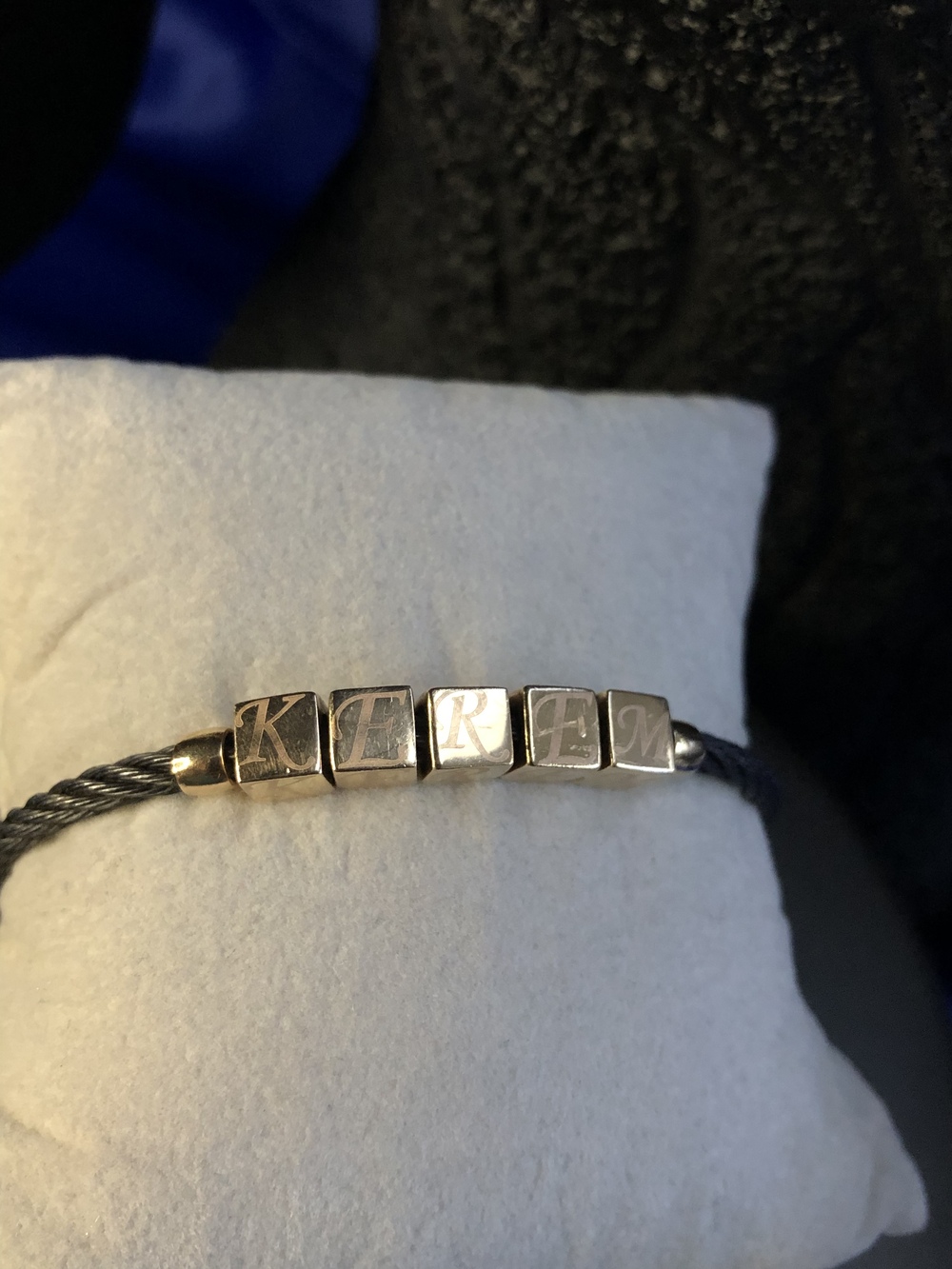 Vog Kişiye Özel Unisex İsim Yazılan Eş,Sevgiliye Özel 14 Ayar Altın ve Çelik Detaylı Bileklik