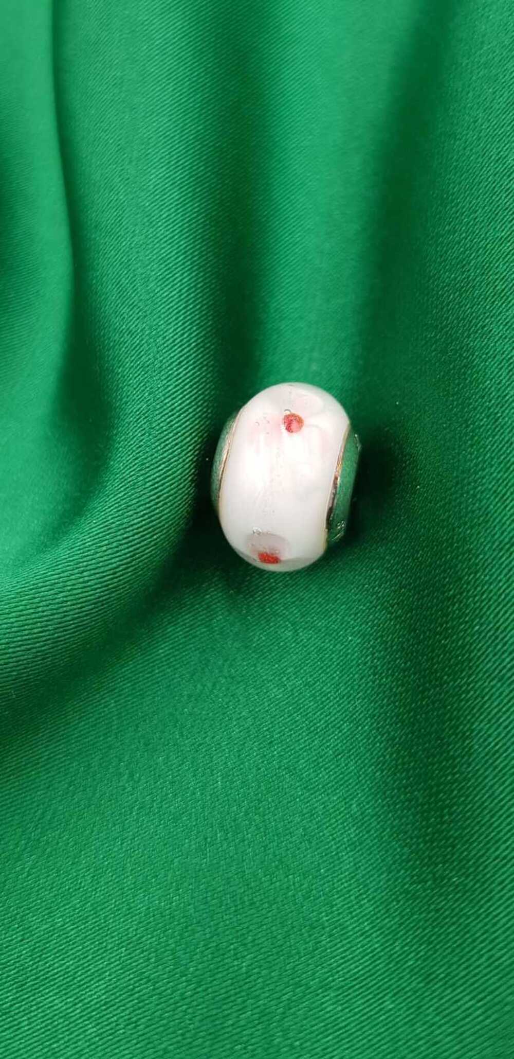 Vog Pandora’s Charm’s Beyaz-Kırmızı Çiçek Desen Renkli Murona Cam 925 Ayar Gümüş Charms