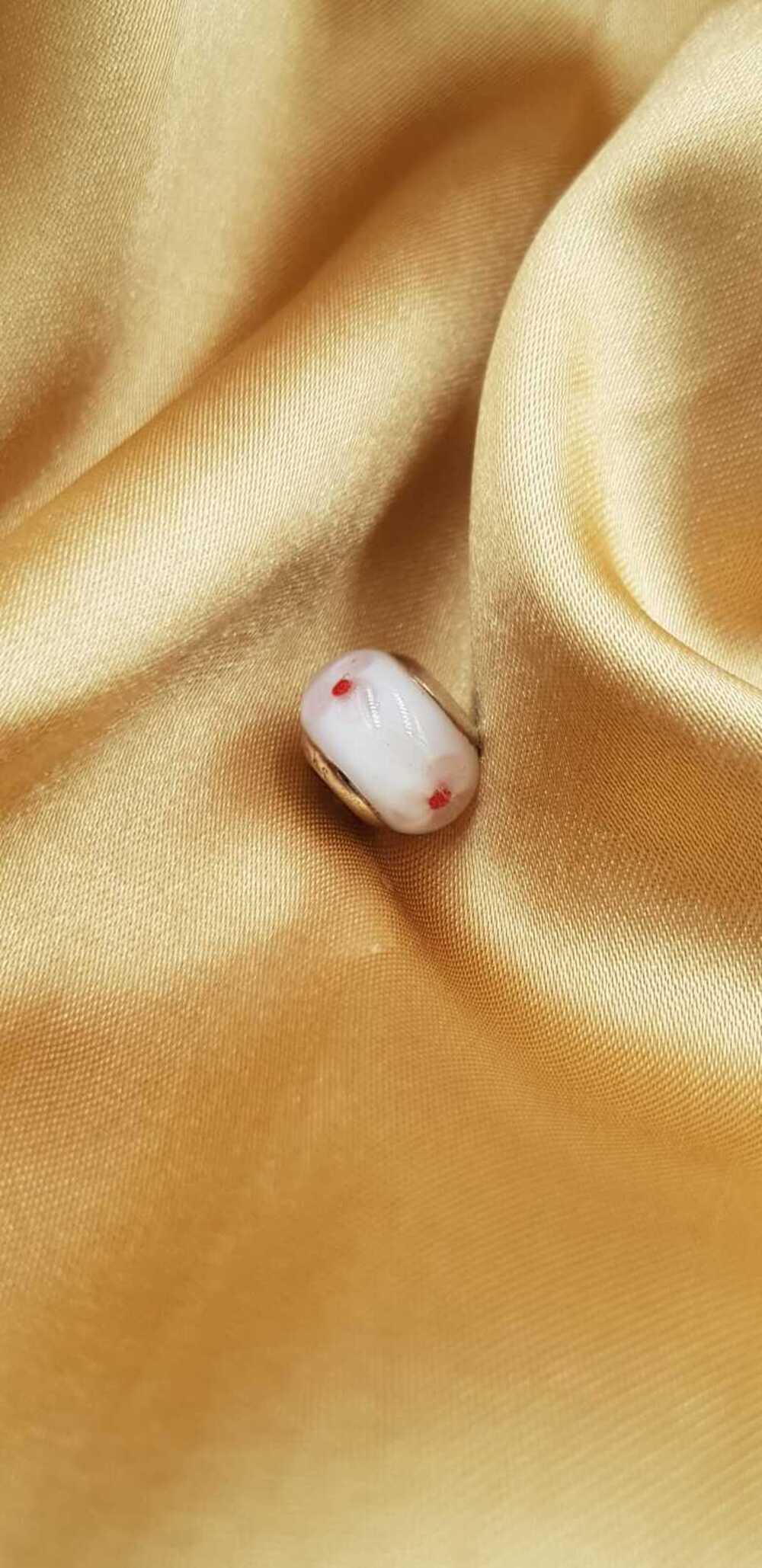 Vog Pandora’s Charm’s Beyaz-Kırmızı Çiçek Desen Renkli Murona Cam 925 Ayar Gümüş Charms