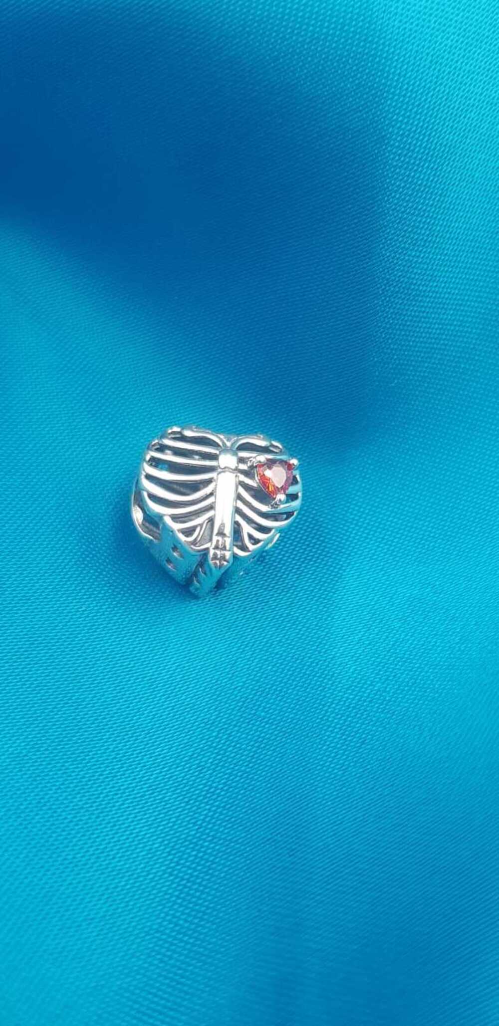 Vog Pandora’s Charm’s Kalp Atışı Kırmızı Zirkonia Taşlı 925 Ayar Gümüş Charms