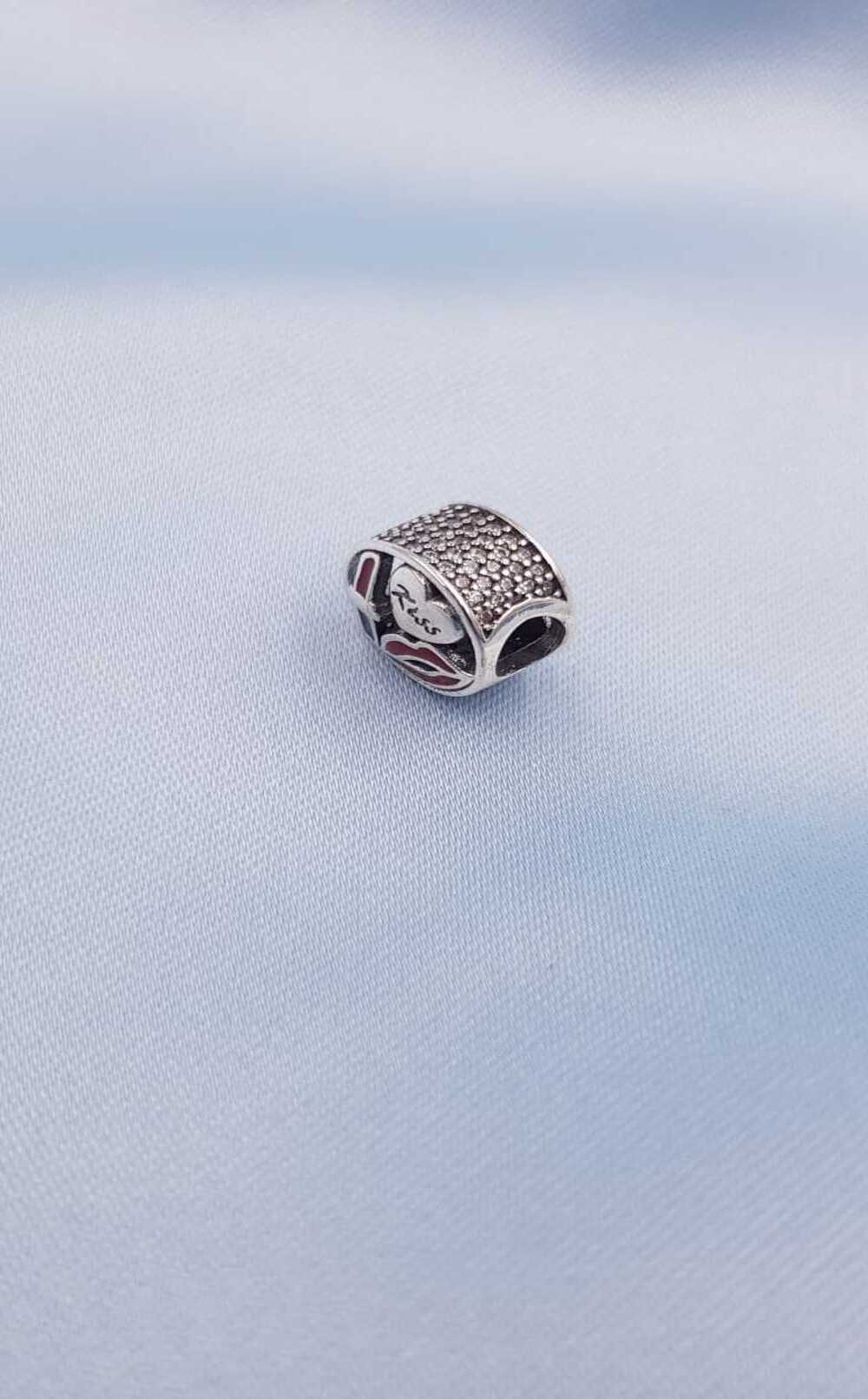 Vog Pandora’s Charm’s  Ruj Dudak Taş Detay 925 Ayar Gümüş Charms