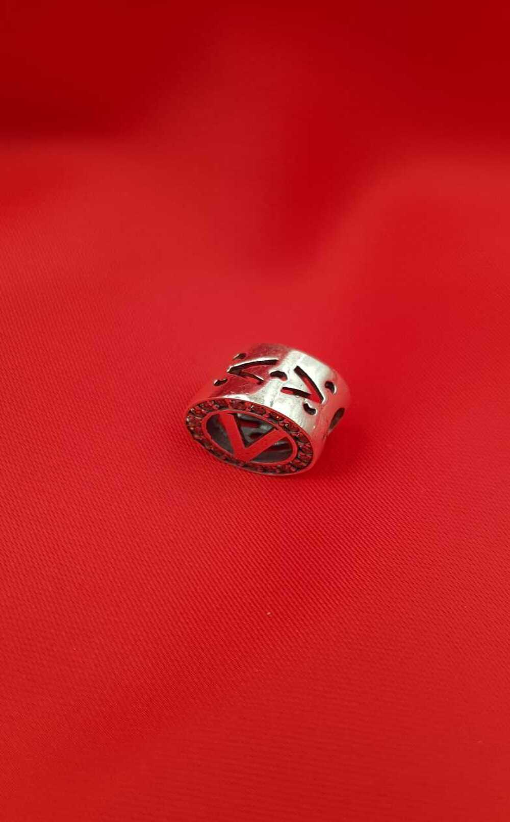 Vog Pandora’s Charm’s (V) Harf Taş Detaylı 925 Ayar Gümüş Charms