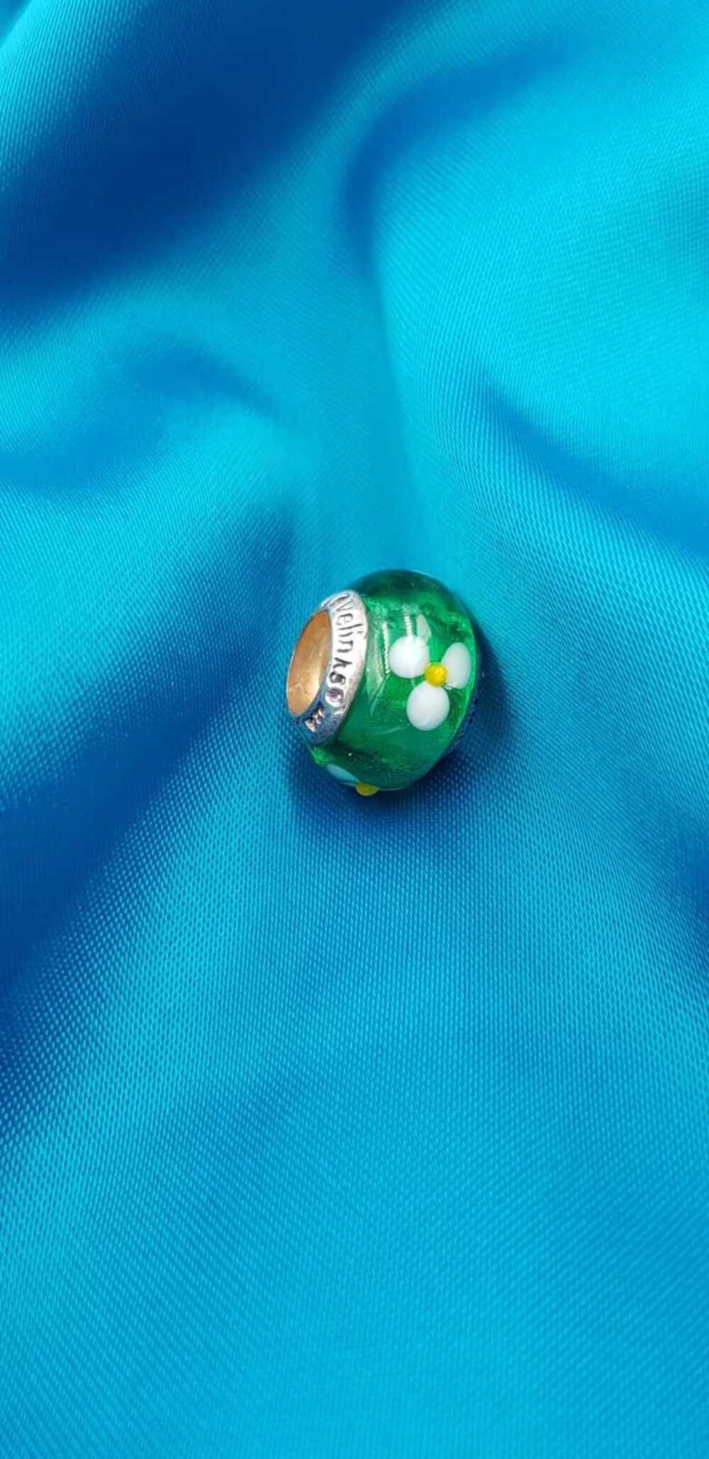 Vog Pandora’s Charm’s Yeşil-Beyaz Renkli Murona Cam 925 Ayar Gümüş Charms