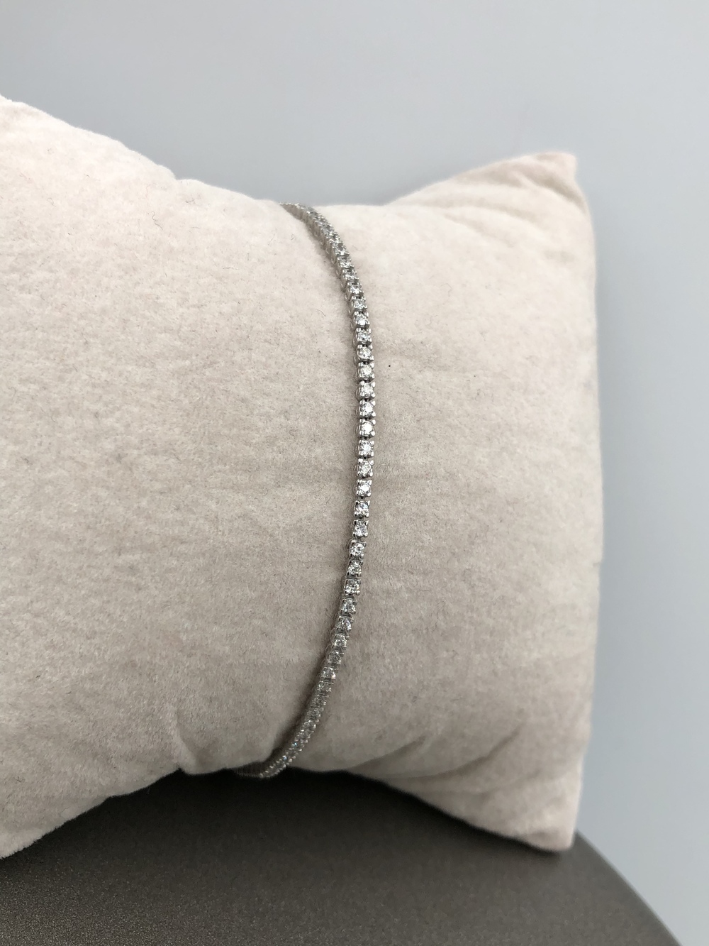 Vog Pırlanta İnce Model Su Yolu Bileklik D1:0.85 Ct GS1 14 Ayar Şık Tasarım Beyaz Renk Bileklik
