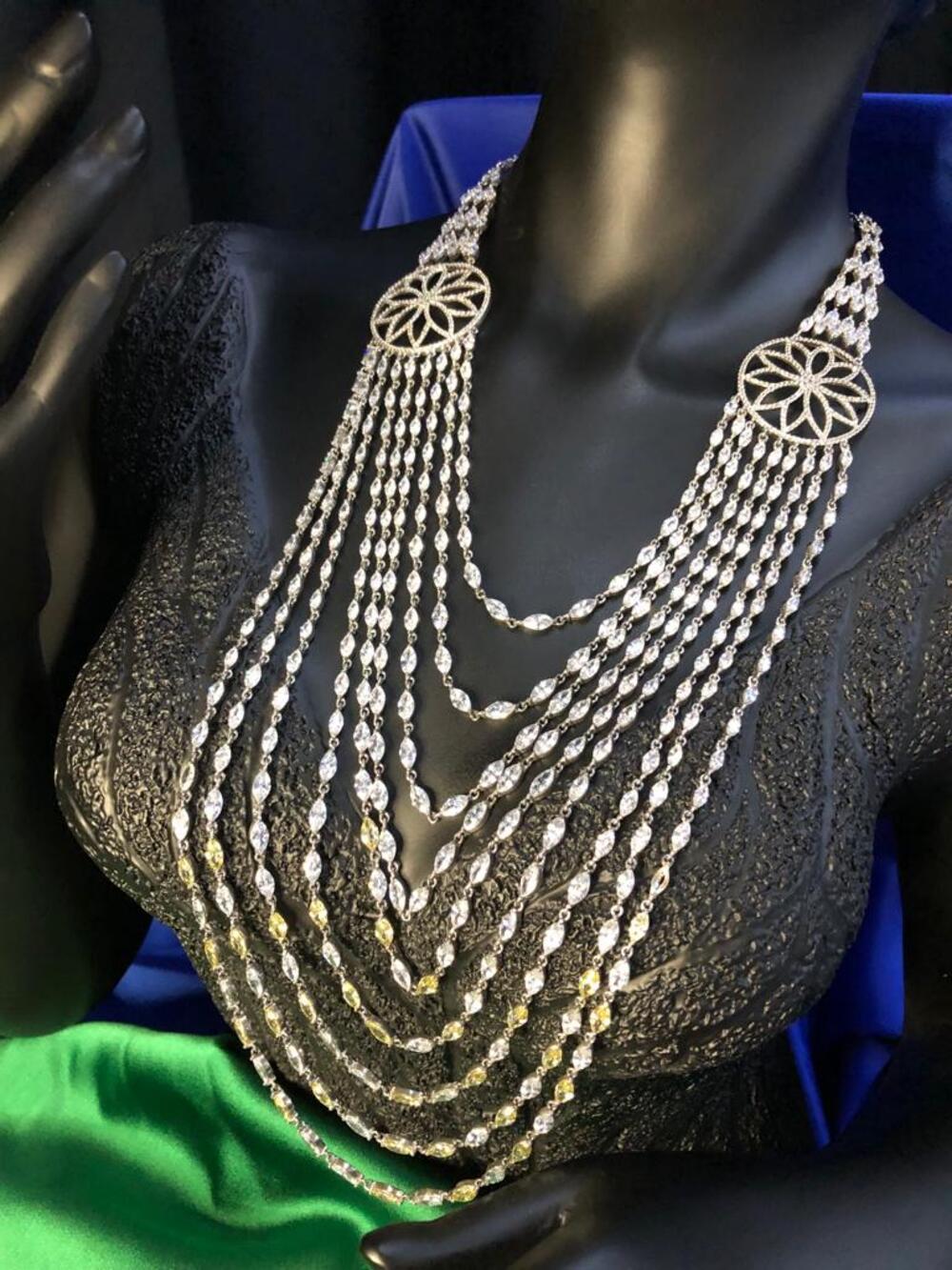 Vog Pırlanta Tasarım Swarovski Markiz Zirconia Ve Şampanya Taşlı 925 Ayar Gümüş Özel Gece Kolyesi