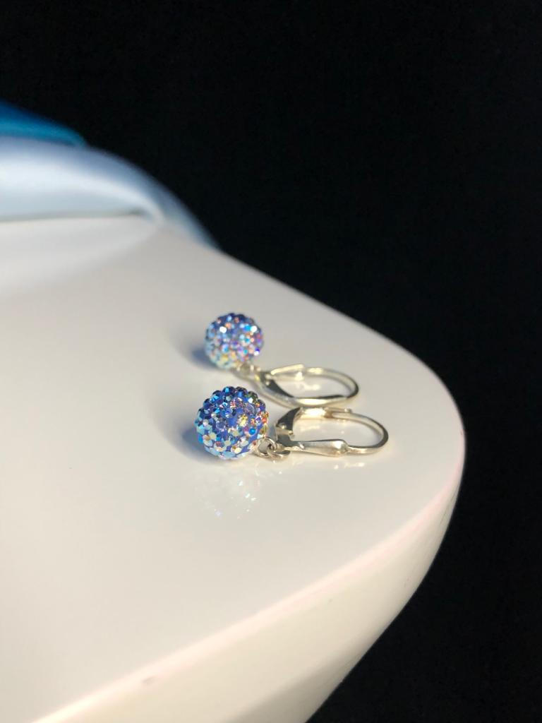 VOG SWAROVSKİ TAŞLI DİSCO KÜRE MODEL SALLANTI LİLA RENK 925 AYAR GÜMÜŞ KÜPE