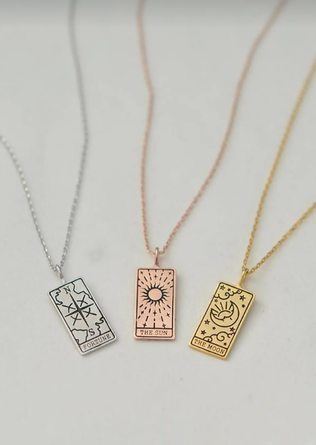 VOG TAROT KARTI KOLYE-GÜÇ,DÜNYA,AŞK,YILDIZ DESENLİ BEYAZ RENK 925 AYAR GÜMÜŞ SARI,ROZE SEÇENEĞİ 