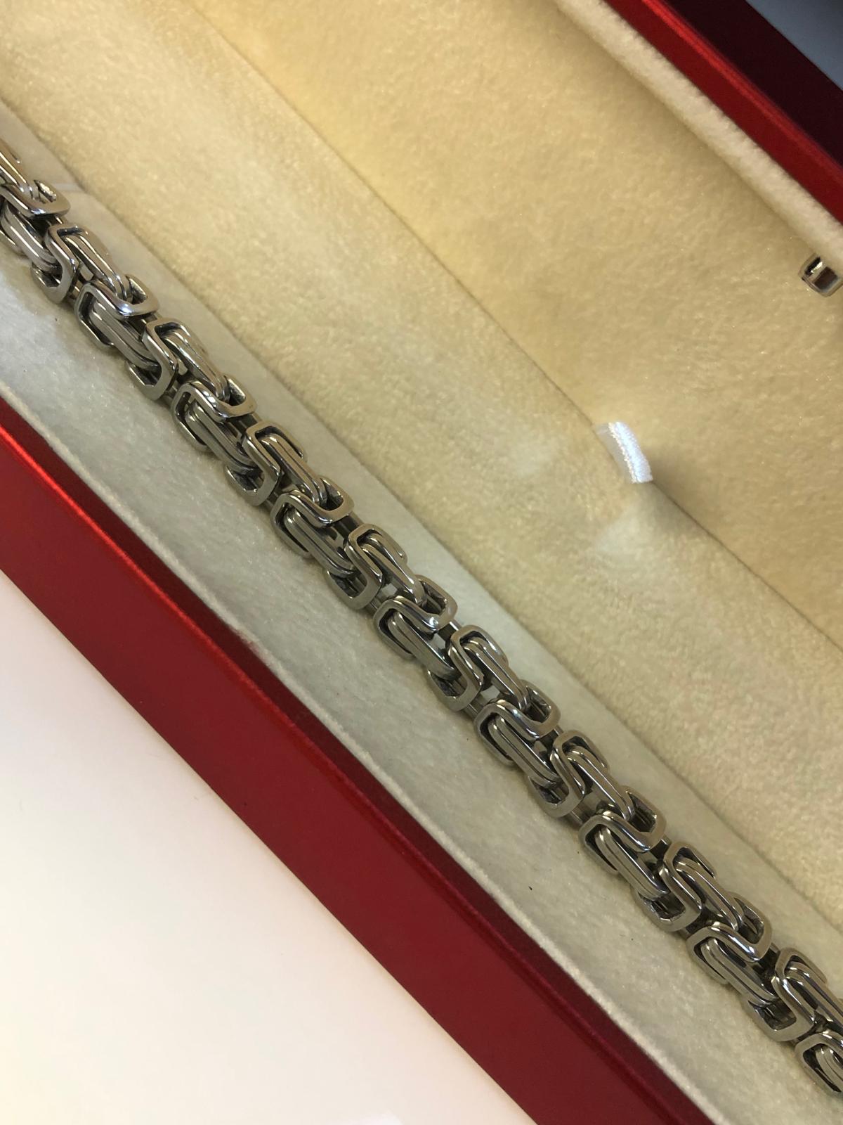 6mm Kral Beyaz Renk Erkek Çelik Bileklik • Işıklı Kutuda • Sevgiliye • Eşe • Babaya • Bileklik