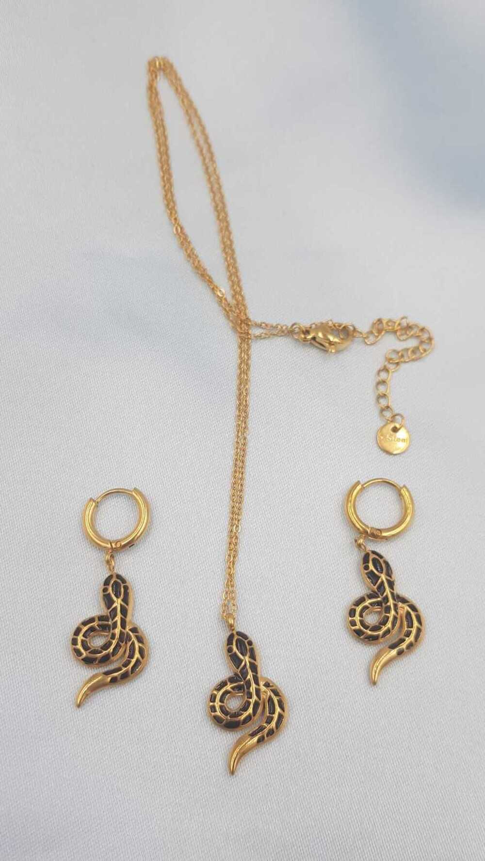 Vog Xuping Model Siyah Mineli Yılan 2’Li Set Sevgiliye,Anneye,Eşe,Arkadaşa Hediye Küpe,Kolye