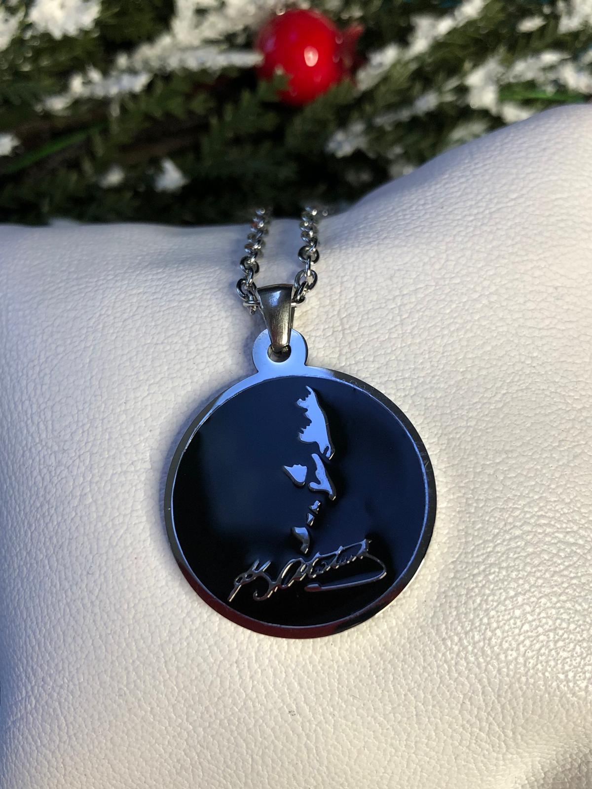 Mustafa K.Atatürk Silüeti V İmzası Çelik Unisex • Sevgiliye • Eşe • Babaya Hediye Çelik Kolye