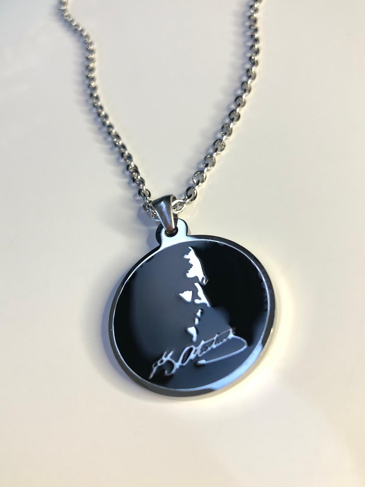 Mustafa K.Atatürk Silüeti V İmzası Çelik Unisex • Sevgiliye • Eşe • Babaya Hediye Çelik Kolye
