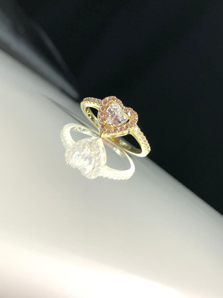 Vog Swarovski Taşlı Beyaz Renkli Kalpli 925 Ayar Gümüş Sevgiliye,Anneye,Arkadaşa Hediye Yüzük