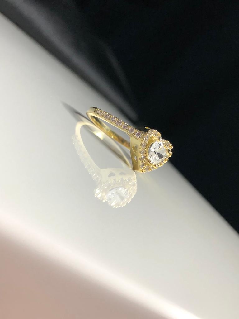 Vog Swarovski Taşlı Beyaz Renkli Kalpli 925 Ayar Gümüş Sevgiliye,Anneye,Arkadaşa Hediye Yüzük