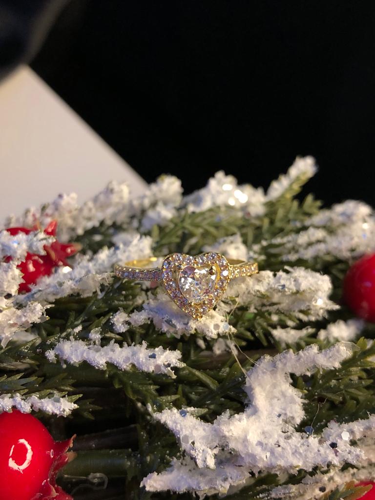 Vog Swarovski Taşlı Beyaz Renkli Kalpli 925 Ayar Gümüş Sevgiliye,Anneye,Arkadaşa Hediye Yüzük