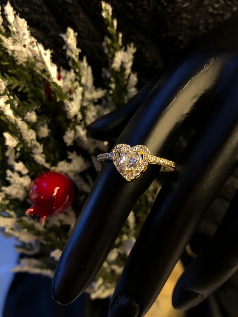 Vog Swarovski Taşlı Beyaz Renkli Kalpli 925 Ayar Gümüş Sevgiliye,Anneye,Arkadaşa Hediye Yüzük