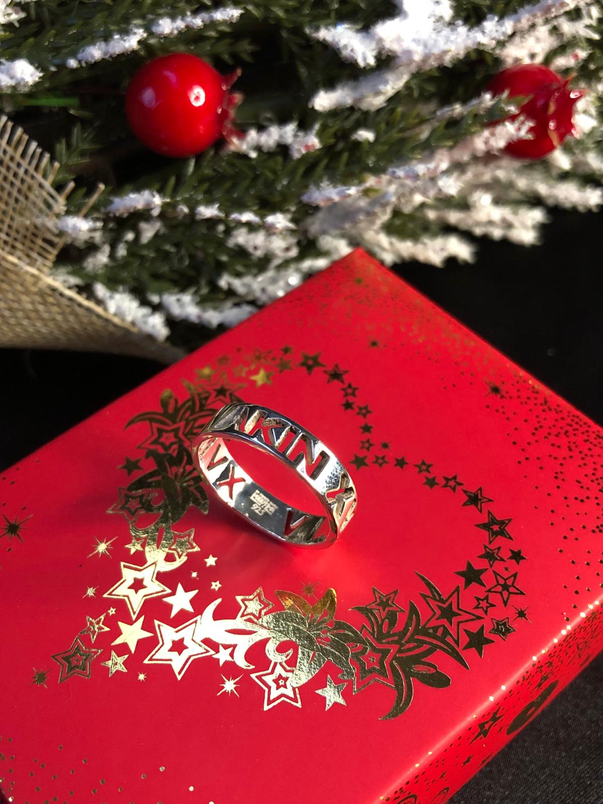 Vog Kişiye Özel İsimli V Roma Rakamlı Tarihli 925 Ayar Gümüş Yüzük