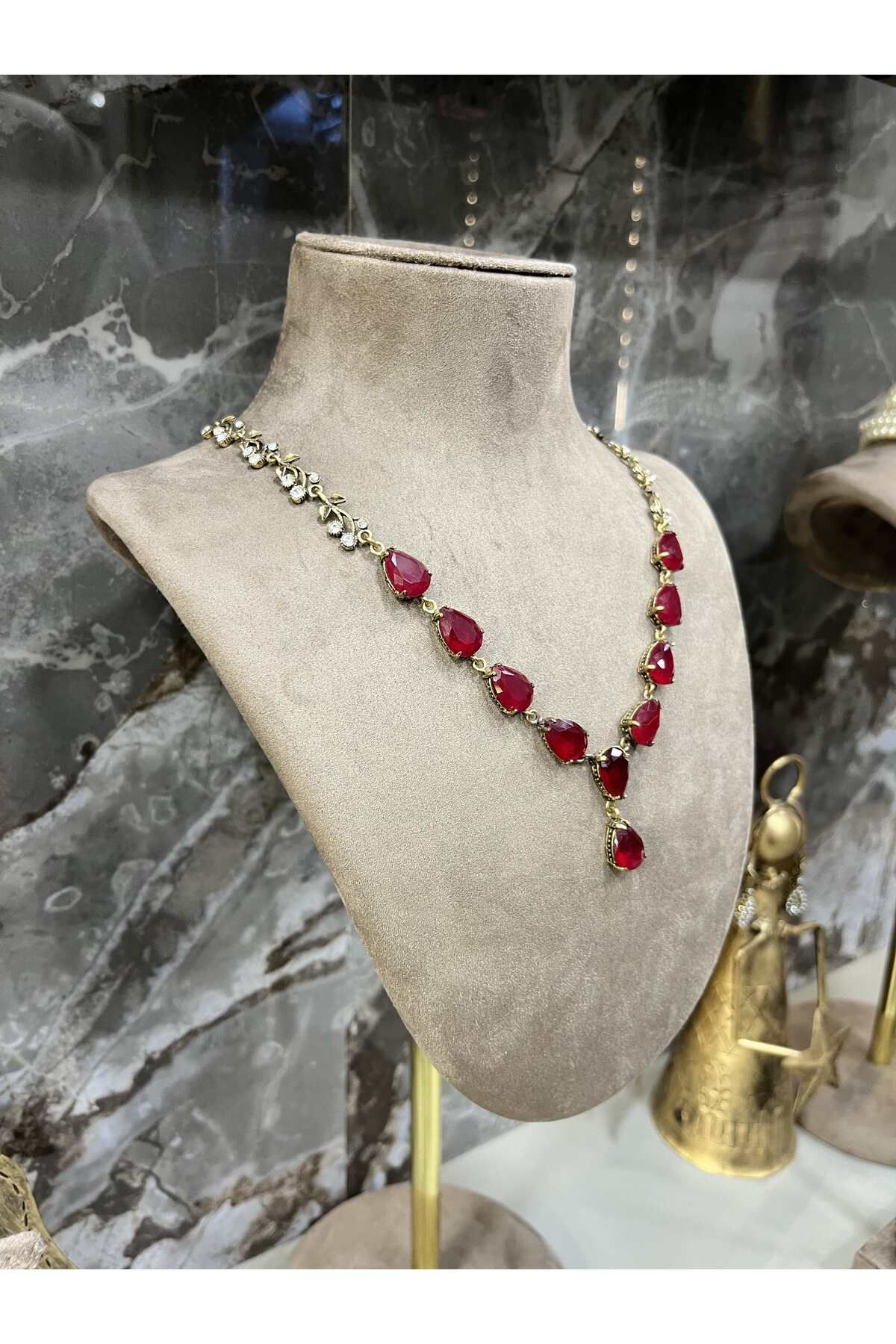 Elmas Montür Kırmızı Damla Kesim Taşlı  Prinç Meteryal • Sevgiliye • Eşe • Anneye • Kolye