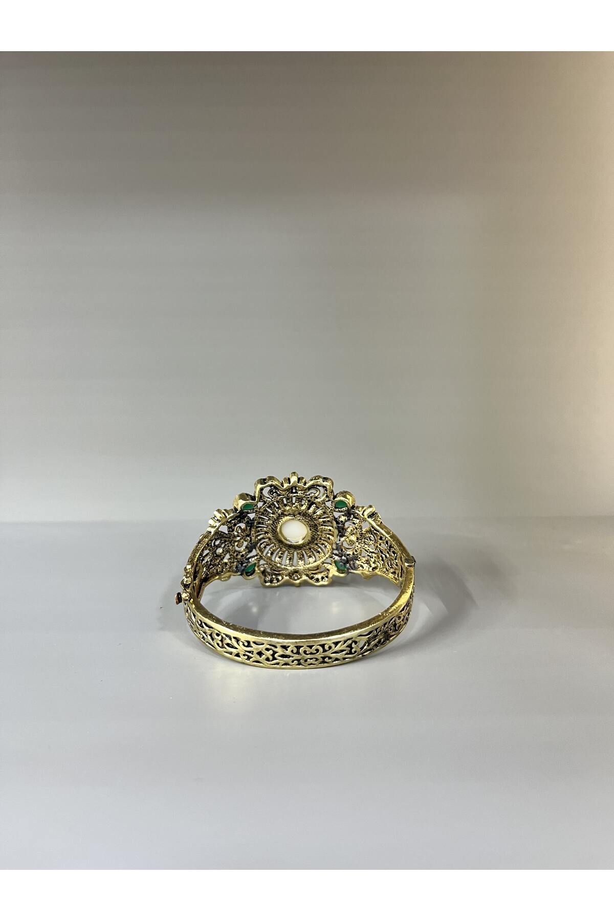 Vog Prinç Meteryal Elmas Montür Ottoman Motif Sentetik Zümrüt V İnci Detay Bilezik,Kelepçe
